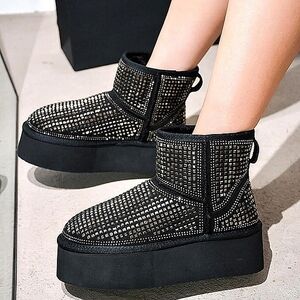 CAPE ROBBIN PLATFORM STUDDED BOOTIES